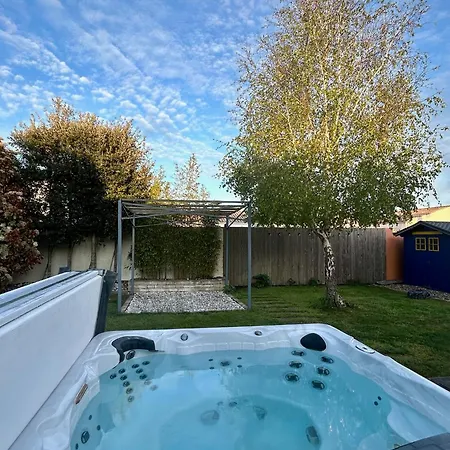 Cosy Dans Maison Familiale Avec Petit Dejeuner Chez Olivier Et Manuel A Clavette, Proche La Rochelle Bed & Breakfast Clavette