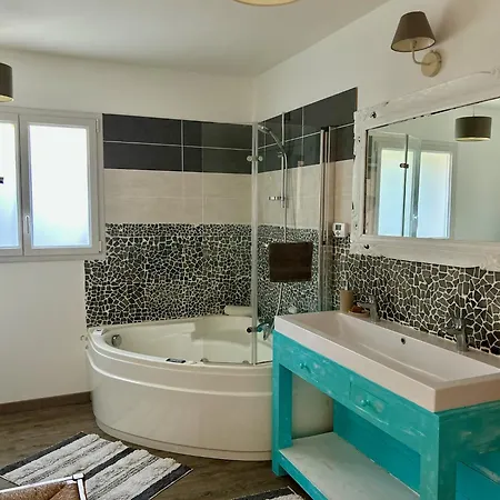 Cosy Dans Maison Familiale Avec Petit Dejeuner Chez Olivier Et Manuel A Clavette, Proche La Rochelle Clavette